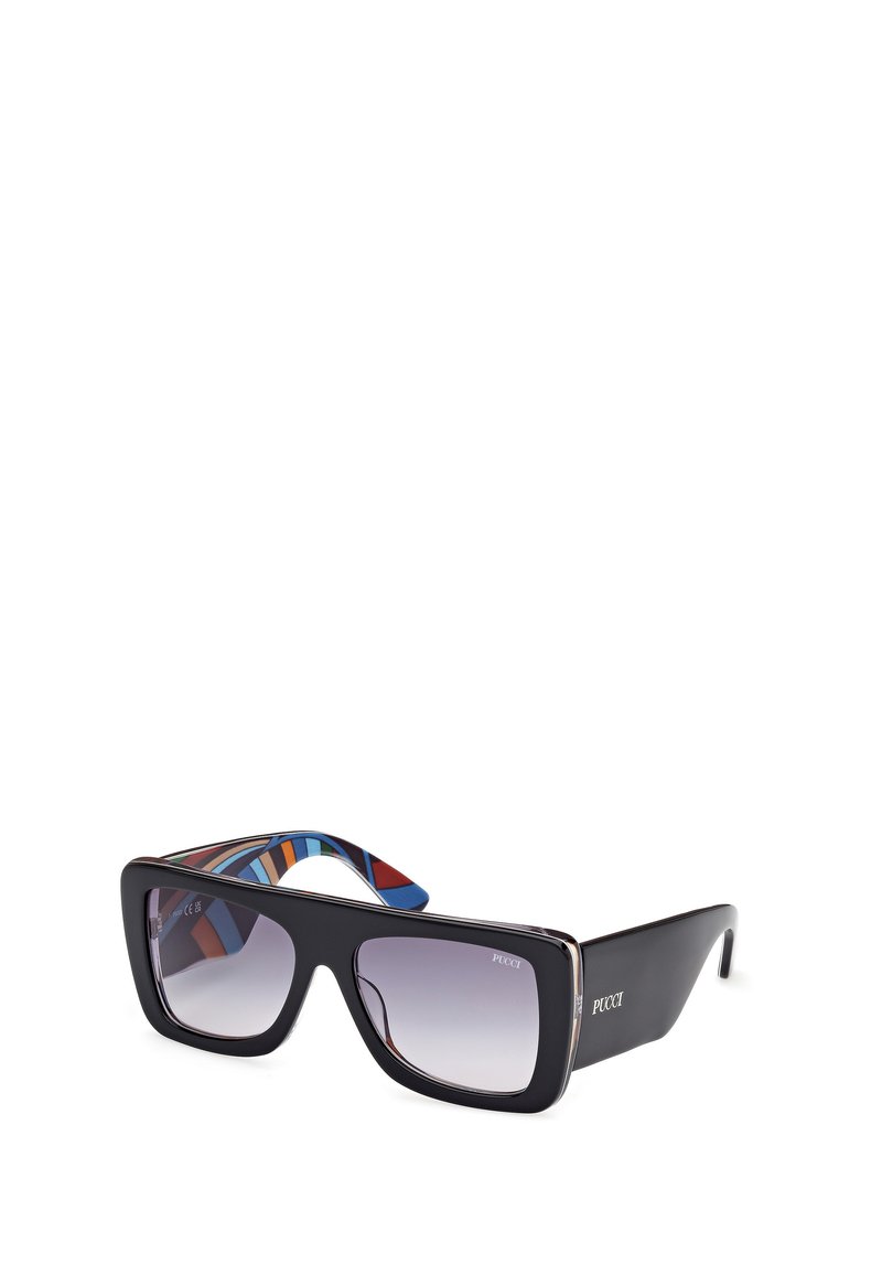 Převelké černé sluneční brýle s gradientními čočkami. Odvážný čtvercový rám s barevným vzorem na nožičkách. Obsahuje detail loga na boku.