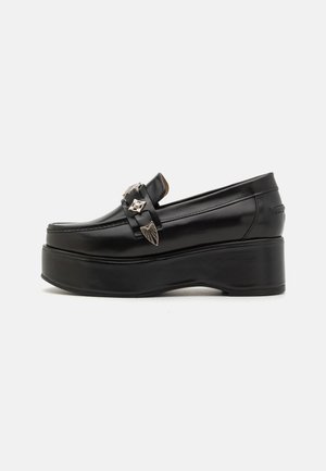 Platform heels - black