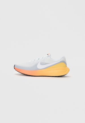 Nike Performance, Katujuoksukengät - white