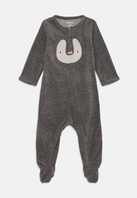 Donkergrijs fleece baby rompertje met voetjes, lange mouwen, een rits aan de voorkant en een lichtgrijze dierengezicht appliqué op de borst.