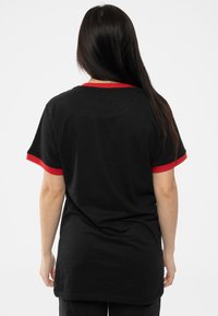 Paradiso Clothing RED HOT CHILI PEPPERS CLASSIC ASTERISK RINGER - Print T-shirt - black