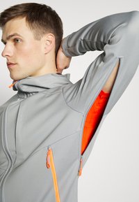 Mammut ULTIMATE HOODED JACKET MEN - Casaco softshell - granit