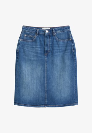 Spódnica dżinsowa charakteryzuje się klasycznym niebieskim kolorem, długością do kolan, pięcioma kieszeniami oraz kontrastującymi pomarańczowymi przeszyciami. Zapięcie na guzik i zamek błyskawiczny.