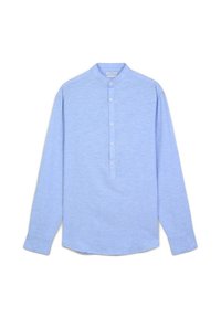 Camicia a maniche lunghe azzurro chiaro con colletto alla cinese, chiusura frontale con bottoni e una texture liscia. Presenta un orlo leggermente curvo.