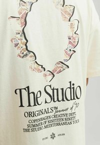 Jack & Jones RUNDHALS - T-shirt print - buttercream