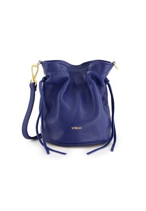 Sac seau en cuir bleu marine à texture douce avec bandoulière réglable, clip doré, côtés à cordon et logo doré "Venezia" sur le devant.