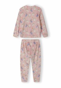 Conjunto de pijama rosa que incluye una camiseta de manga larga y pantalones con cintura elástica, con coloridos patrones de animales y arcoíris en suave material de algodón.