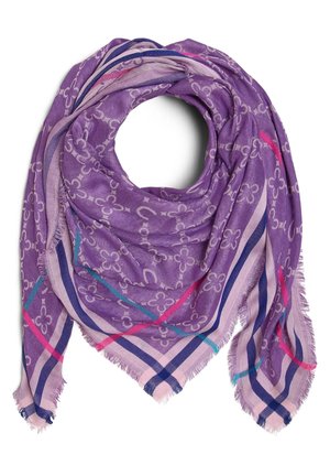 Lilla tørklæde med mønster, der har lyserøde, marineblå, turkise og pink ternede detaljer og frynser på kanterne, foldet i en trekantet form.