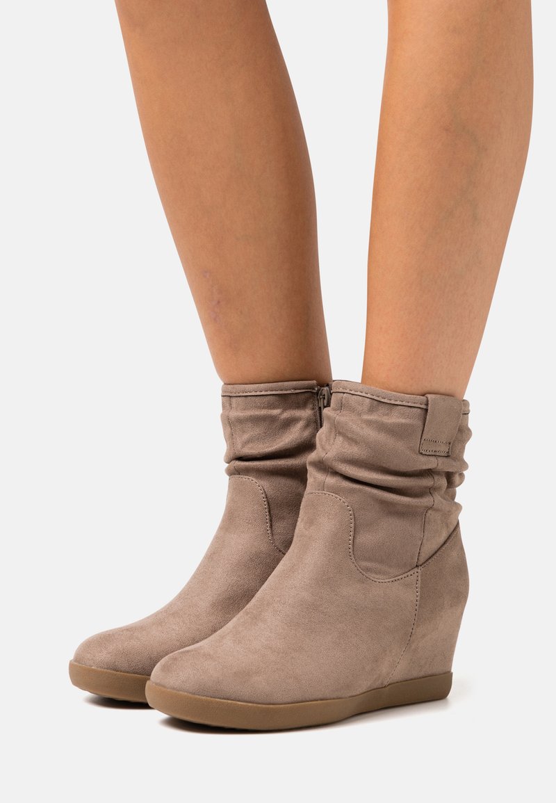 Anna Field WINTER BOOT - Bottines compensées - taupe
