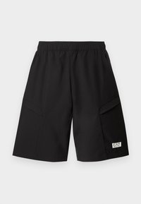 Μαύρα σορτς μήκους έως το γόνατο με ελαστική μέση, πλαϊνές τσέπες cargo και μικρό έμβλημα λογότυπου EA7 Emporio Armani στο αριστερό πόδι.