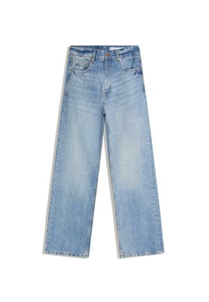 Lichtblauwe jeans met een hoge taille en wijde pijpen, voorzien van voor- en achterzakken, koperen klinknagels en een knoopsluiting.