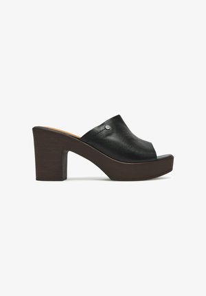 Lasocki, LASOCKI WOMEN'S FLIP-FLOPS BLACK - Clogs - black