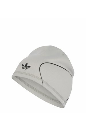Jasnoszara sportowa czapka z czarnym zakrzywionym wzorem linii i czarnym logo Adidas Trefoil z boku.