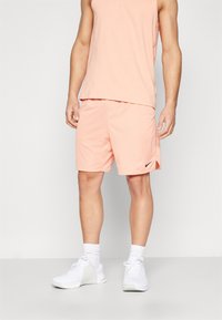 Nike Performance TOTALITY - Pantalón corto de deporte - apricot agate/black