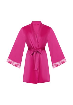 Rosa Satinbademantel mit Taillengürtel, weiten Ärmeln und Spitzenbesatz an den Ärmeln, mit einer glatten Textur und lebendiger Farbe.