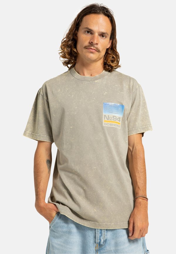 SHORT SLEEVES   - Print T-shirt - smaw moon mist rain wash3