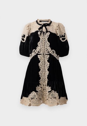 MEDINA DRESS - Tričkové šaty - black