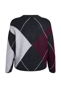 Maglione grigio, borgogna e grigio chiaro con motivo argyle, colletto rotondo e maniche lunghe, caratterizzato da dettagli di cucitura ben definiti.