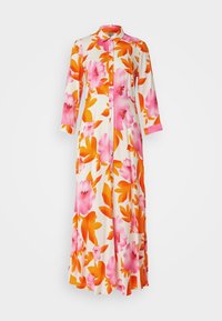 Abito button-up realizzato in tessuto leggero, con fondo bianco, ampi motivi floreali rosa e arancioni, e maniche a tre quarti.
