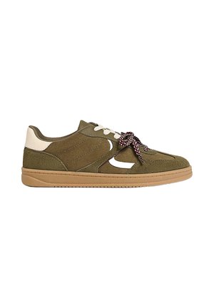 Trainers - dark green