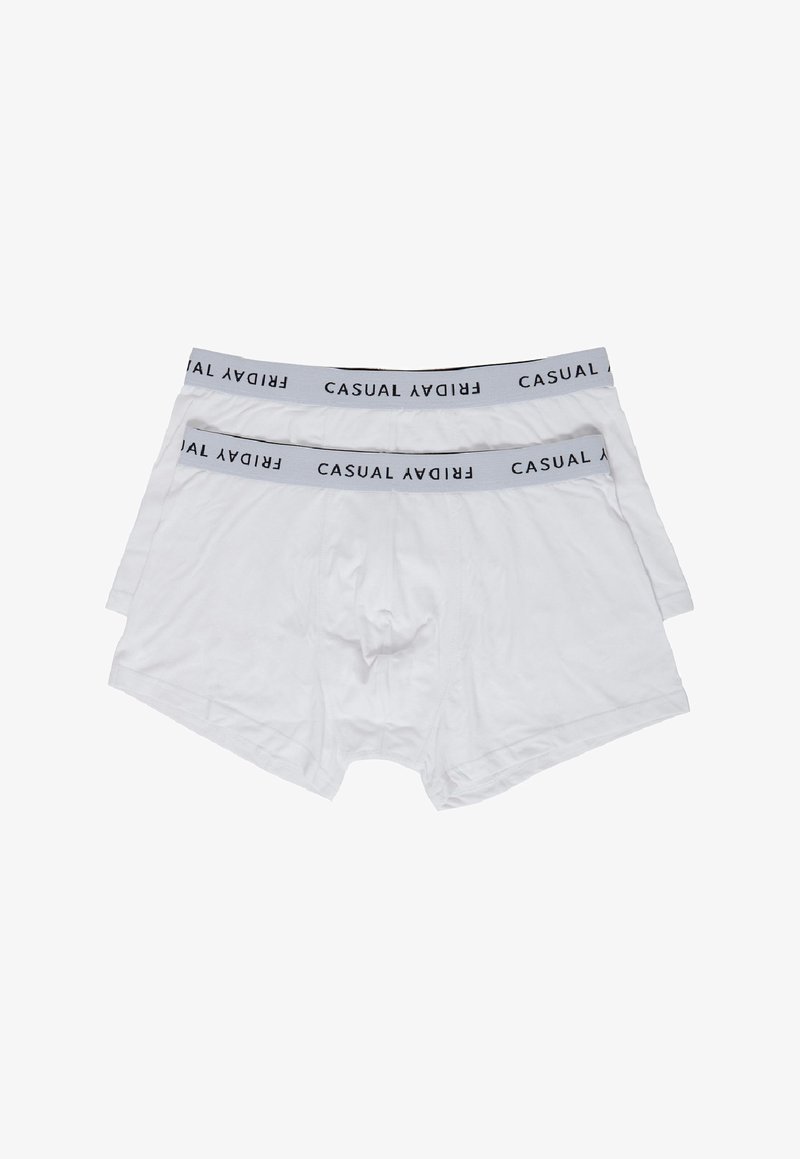 Weiße Baumwollboxershorts mit einem grauen elastischen Bund, auf dem der Text "CASUAL FRIDAY" in Schwarz steht. Zwei Paare übereinander gestapelt.