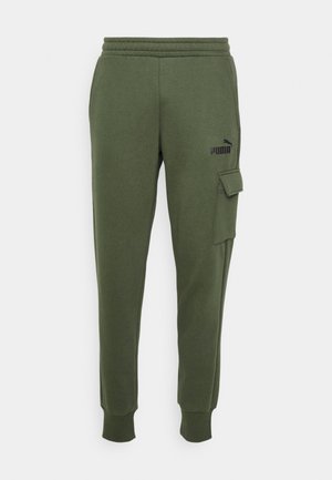 Pantaloni della tuta verde oliva realizzati in tessuto morbido, con una tasca cargo laterale, vita elasticizzata e polsini aderenti, con un accento del logo nero.