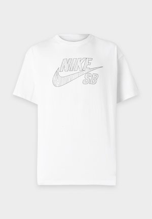Hvid T-shirt med korte ærmer med en sort omridset Nike SB-logo med et træårs mønster på forsiden.