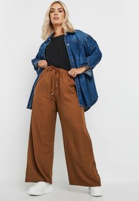 Yours Clothing WIDE  - Tygbyxor - brown