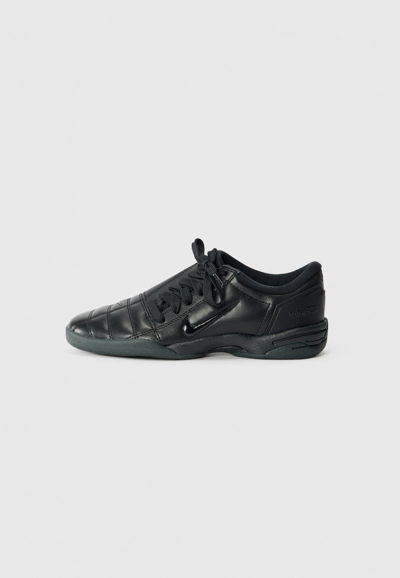 NIKE T90 black