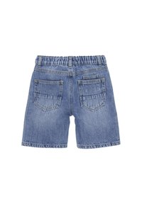 Jeansshorts, ljusblå, elastisk midja, två bakfickor, något fransad fåll, klassisk femfickdesign, medium vikt tyg.