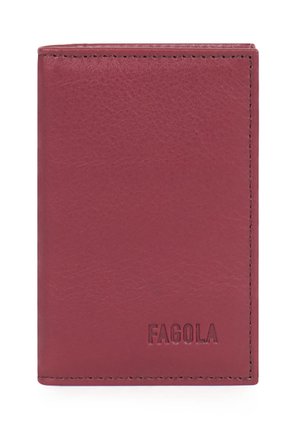 Portefeuille en cuir bordeaux avec des bords cousus et "FAGOLA" embossé en bas à droite.