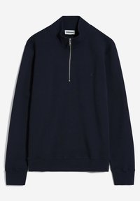 Marineblauwe ritshoodie met hoge kraag, voorzien van een klein geborduurd logo op de borst. Gemaakt van zacht katoen.