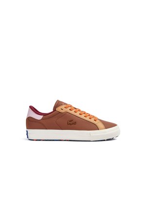 Sneakers - brown