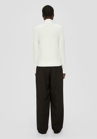 s.Oliver BLACK LABEL ROLLKRAGEN AUS MIX - Strickpullover - ecru