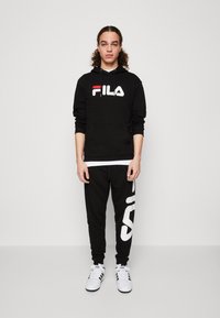 Fila - BARUMINI  - Hoodie - black Miniatuurafbeelding 1