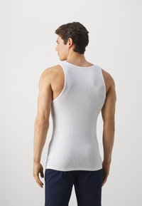 Tommy Hilfiger PREMIUM ESSENTIALS TANK 3 PACK - Apakškrekls - black/white/zinc alloy