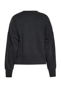 Černá cropped mikina s kulatým výstřihem, oversize střihem, designem s klesajícími ramenními švy a žebrovanými manžetami a lemem. Hladký povrch.