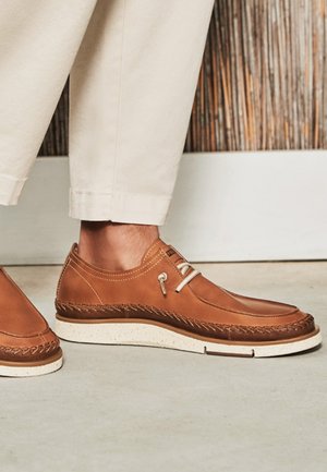 Pikolinos SAN JUAN - Sporty snøresko - Light brown
