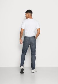 Denham RIDGE - Calças de ganga de perna direita - blue