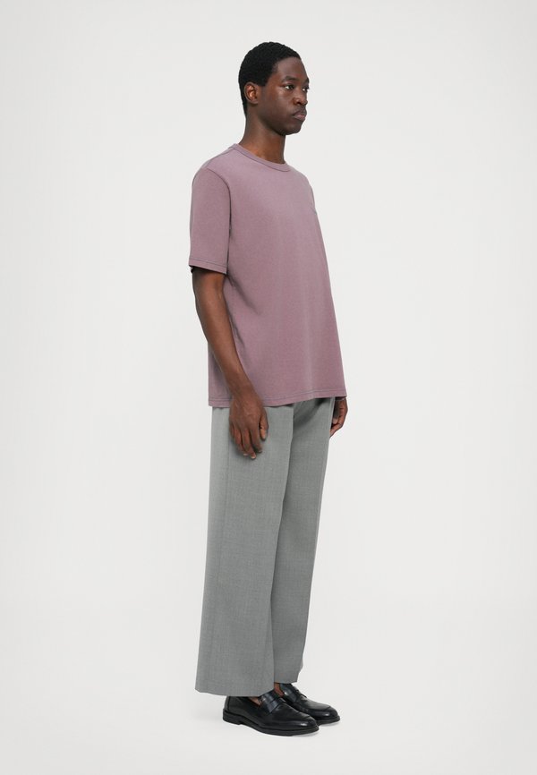 Basic T-shirt - purple2