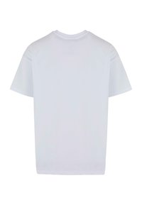 Hvid kortærmet T-shirt med rund hals. Lavet af glat stof med en afslappet pasform. Ingen synlige mønstre eller grafik.