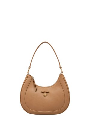Borsa a tracolla in pelle color cuoio con forma curva, ciondolo a forma di cuore dorato e dettaglio a fiocco, chiusura con cerniera e manico con tracolla singola.