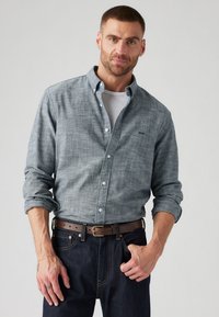 Levi's® AUTHENTIC BUTTON DOWN - Overhemd - marlon dark blue chambray