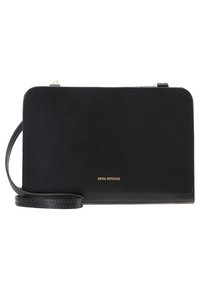 Borsa a tracolla in pelle nera con una finitura liscia, una tracolla rimovibile e la scritta dorata "ROYAL REPUBLIQ" sul davanti.