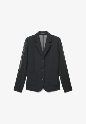 Blazer nero con chiusura a bottone e due tasche frontali. Presenta un corpo in tessuto solido e maniche trasparenti texturizzate. Design del colletto classico.