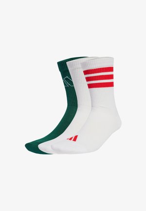 Chaussettes vertes et blanches ; la chaussette verte a un logo blanc, la chaussette blanche présente des rayures rouges et un logo. Les deux sont côtelées avec une texture douce.