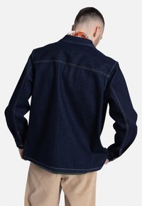 Redefined Rebel THOMAS OVERSHIRT BOXY FIT - Veste en jean - raw denim
