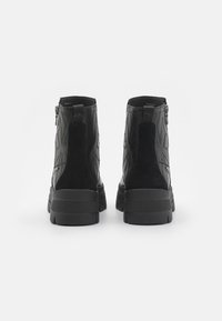 Geox SPHERICA EC7 - Platåstøvletter - black
