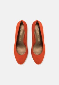 Marco Tozzi Plateaupumps - terracotta