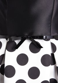 Dorothy Perkins Day dress - black